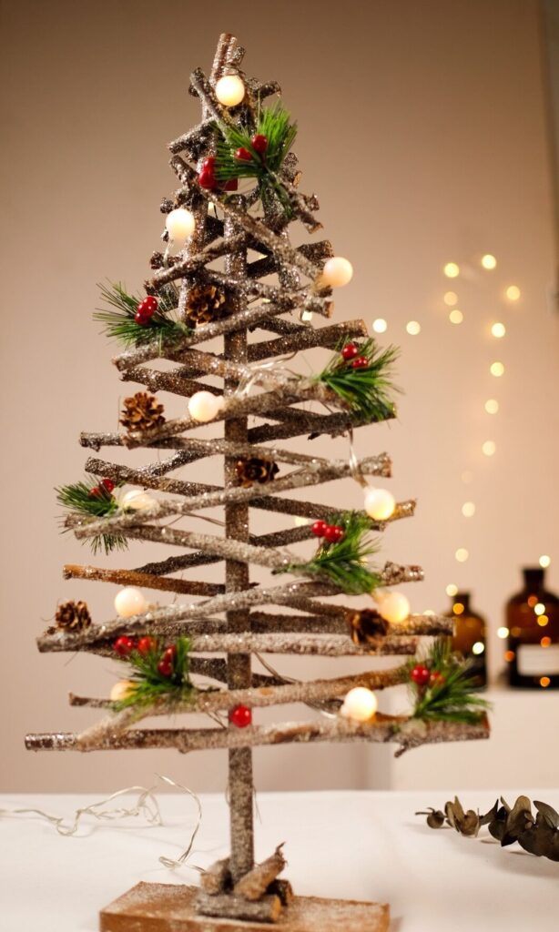Mẫu cây thông Noel bằng gỗ để bàn được nhiều người ưa chuộng